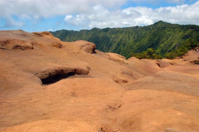 Weathered sandstone ridge (1)