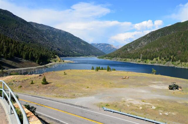 Earthquake Lake (3)