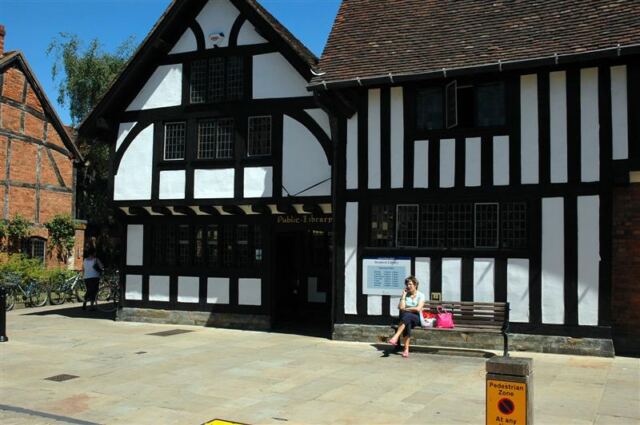 Stratford-upon-Avon Public Library