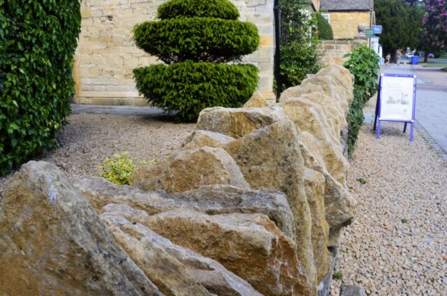 Broadway stone wall top