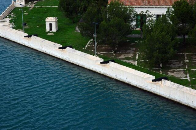 More cannons
