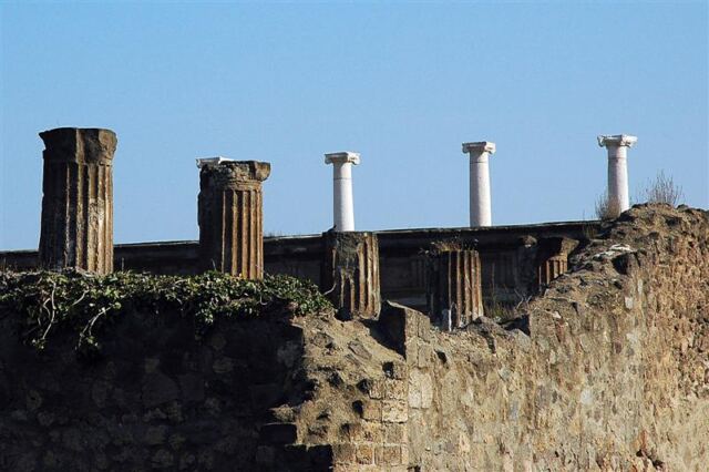 Pompeii - columns