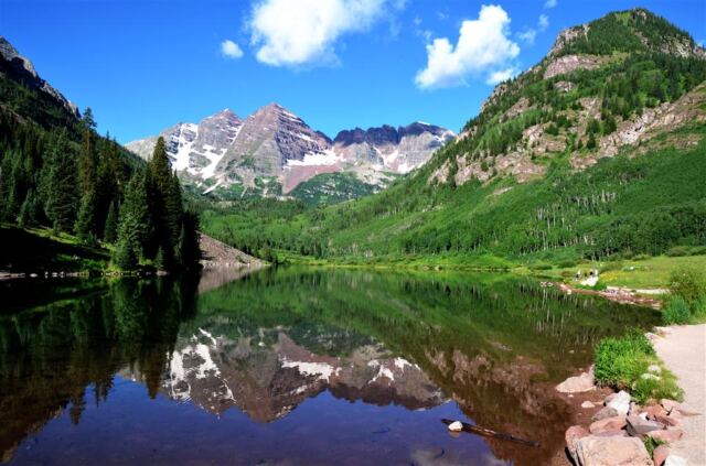 Maroon Bells - mountain lake reflection
