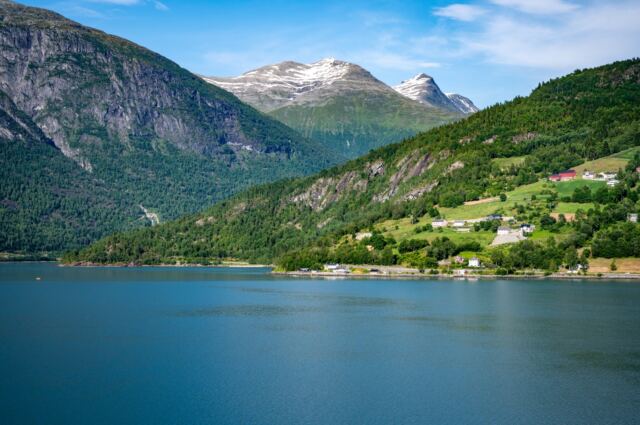 Bolette sailing out the Innvikfjorden 02