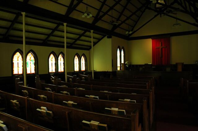 Inside Waioli Huiia Church (1)