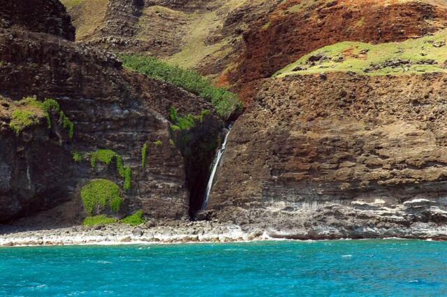 Waterfall along Napali Coast (1)