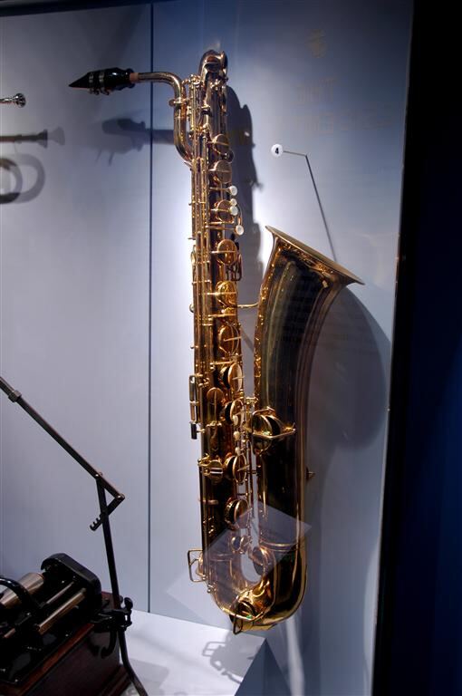 Marine Corps Band - instrument display (1)