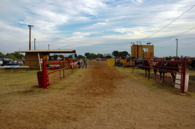 alley-entry-to-the-arena