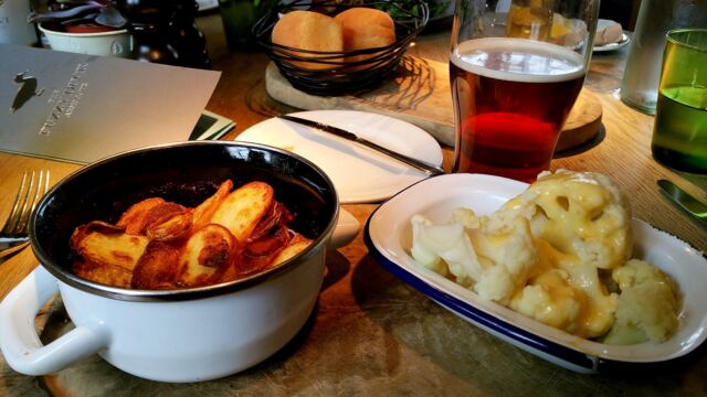 Hot Pot and cauliflower at The Fuzzy Duck