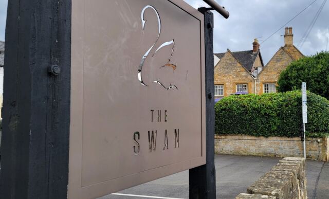 Broadway - The Swan (3)