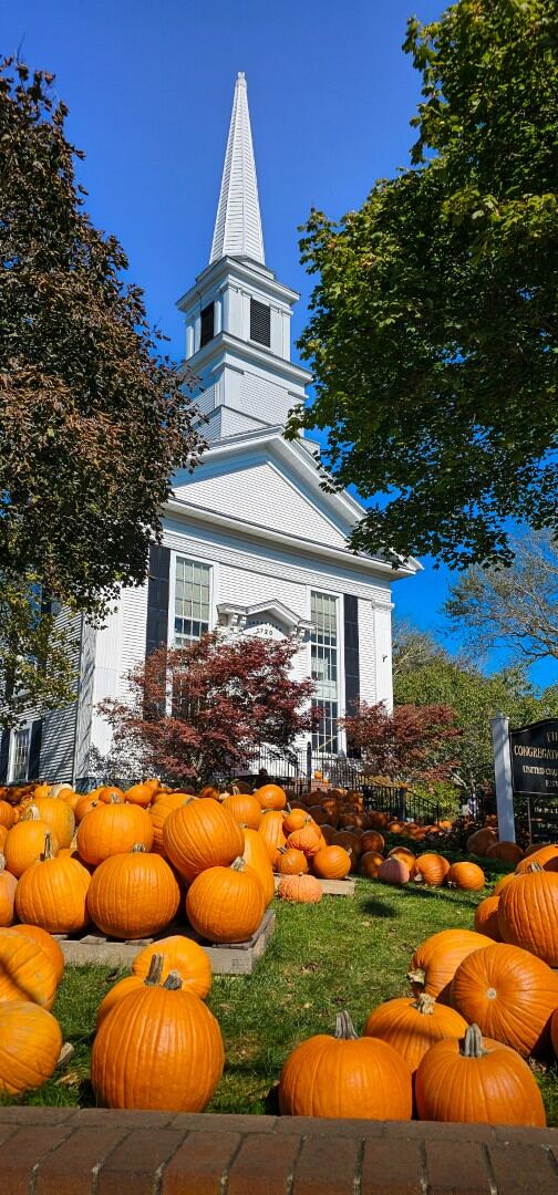 Chatham church and pumpkins 01