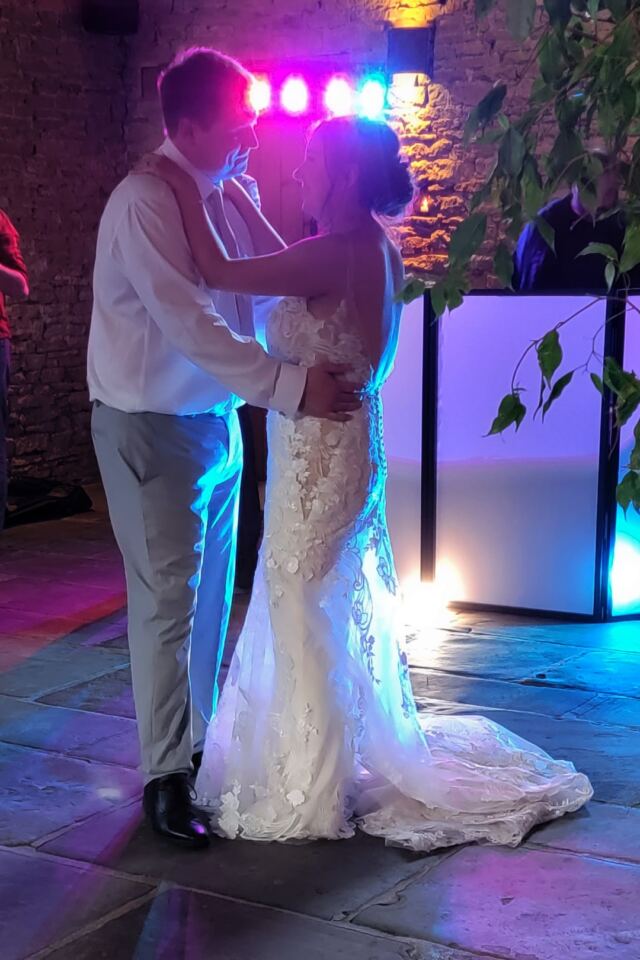 Mark and Jess - first dance (1)