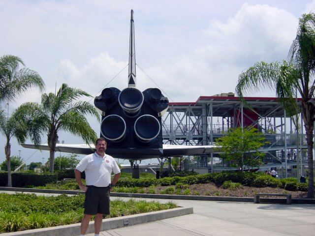 KSC VC - Roger and Orbiter