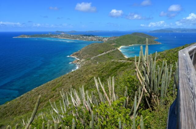 Virgin Gorda lookout - both sides of the island at once 3