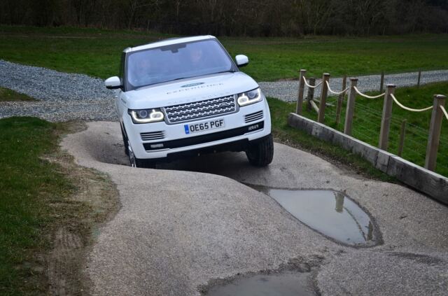 Range Rover moguls (2)