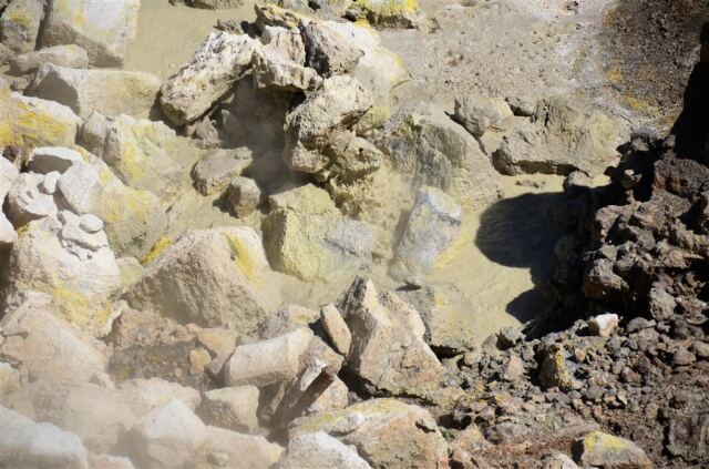 Sulphur Caldron (6)