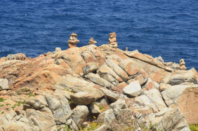 Building a cairn at Coppermine Point 5