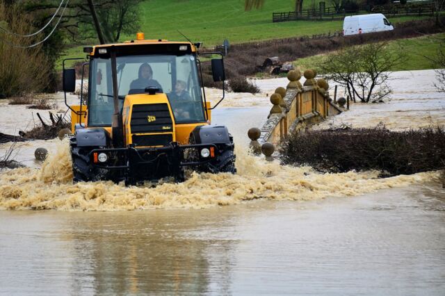 Tractor fording the flooded Stour at Honnington (2)