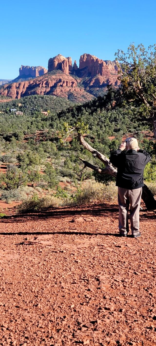 Paul taking Cathedral Rock photos (1)