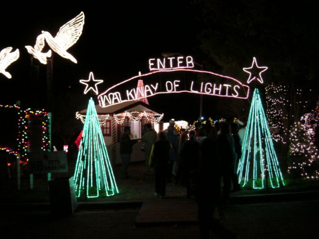 enter-the-trail-of-lights