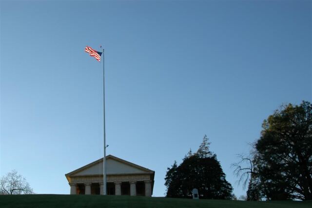 Flag over Lee mansion