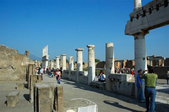 Entering Forum Pompeii