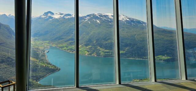 Hoven Restaurant 03