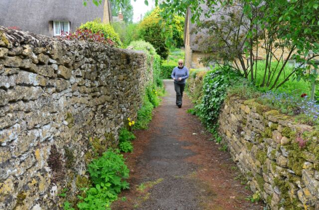 Pathway to St. Eadburgha's Church (6)