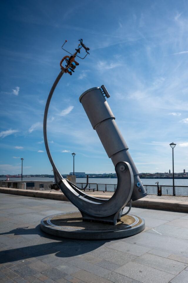 Liverpool astronomy statue 01