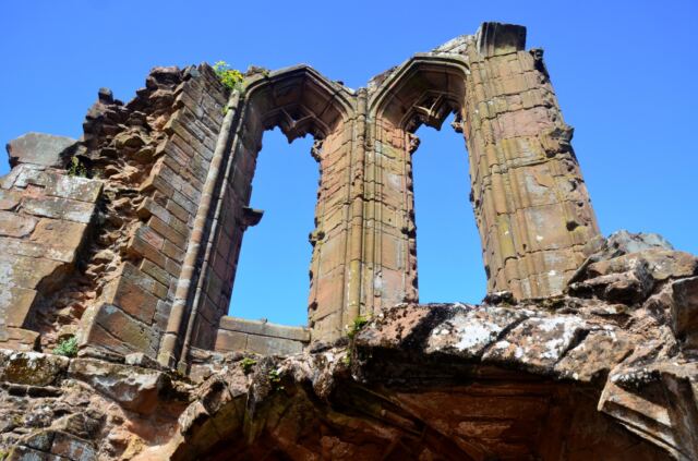 Kenilworth Castle - various ruins
