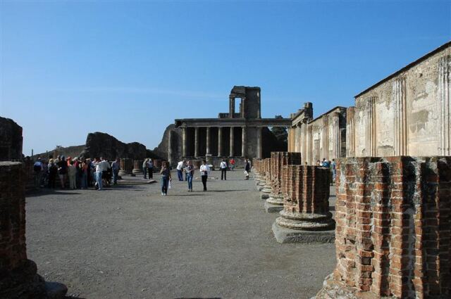 Pompeii Basilica (8)