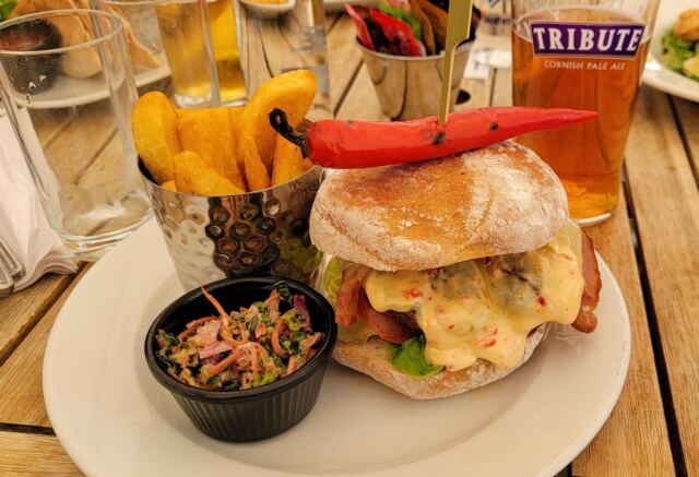 Cox's Yard - Diablo burger - wow that was spicy