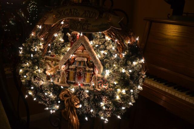sugar-and-spice-wreath