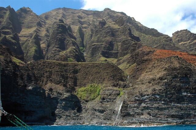 Waterfall along Napali Coast (10)