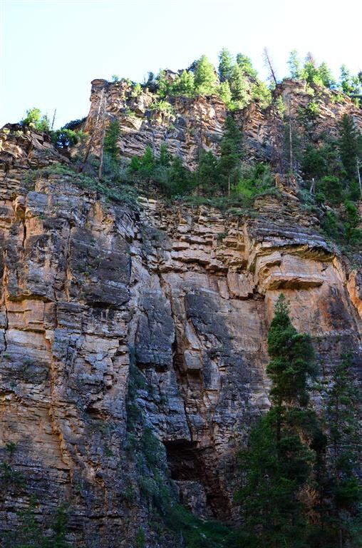 Cliffs along the trail (4)