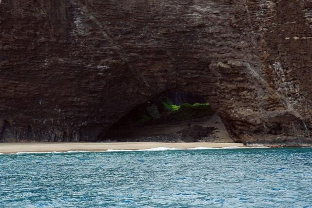 Stone arch on Napali Coast (6 Days 7 Nights)