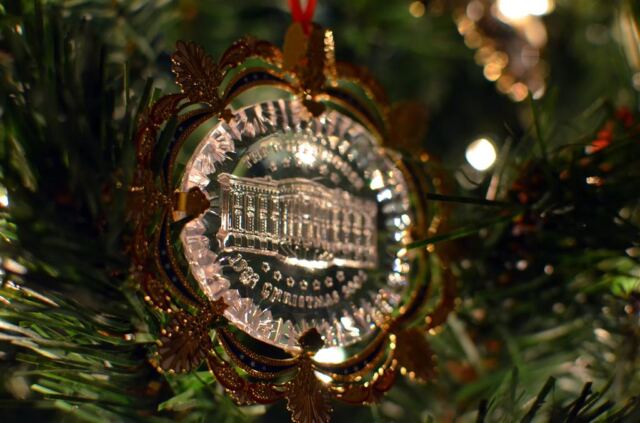 2002-white-house-christmas-ornament