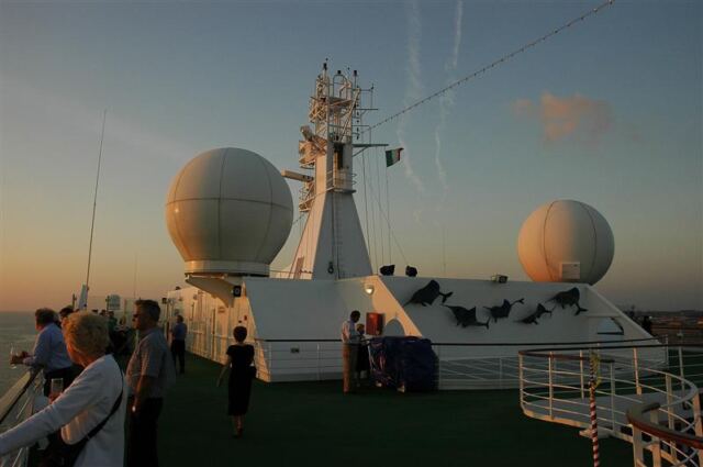 Voyager deck (1)