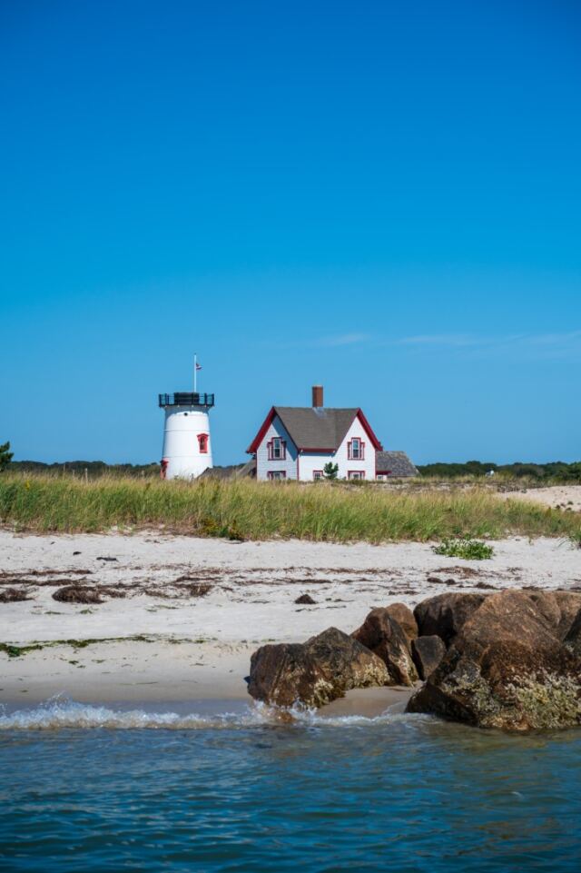 Stage Harbor Lighthouse 02
