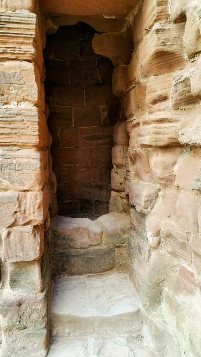 Kenilworth Castle - Great Tower - soldier's toilet