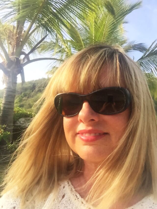 Kathy - beach selfie