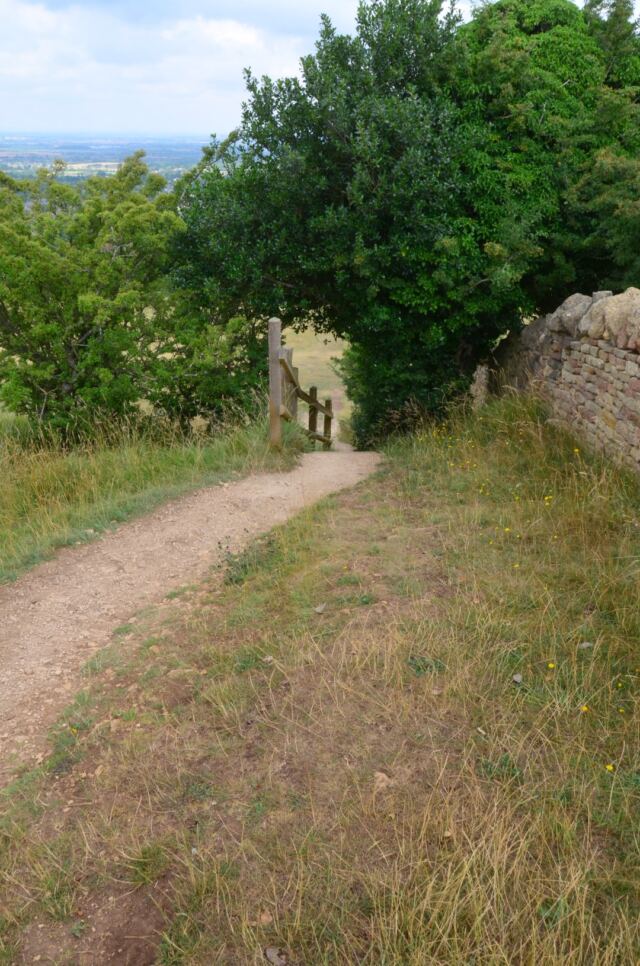 Broadway Tower - Cotswold Way scenery (06)