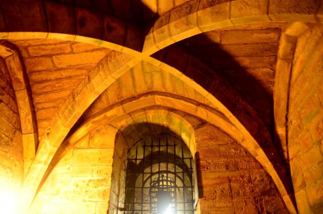warwick-castle-dungeon-ceiling