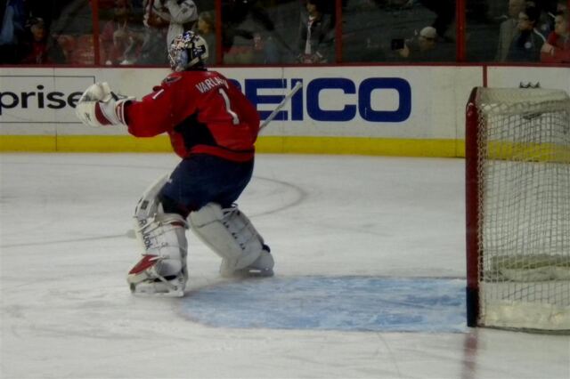 Varlamov warms up (1)