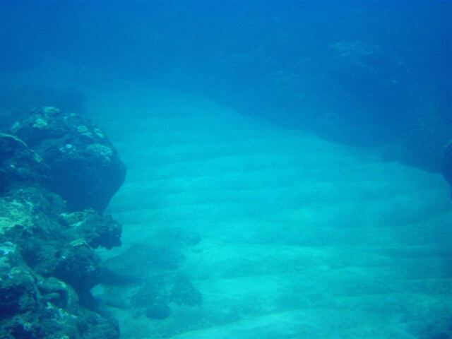 Sandy bottom (2)