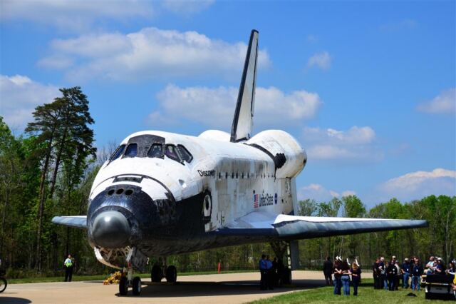 Discovery outside (1)