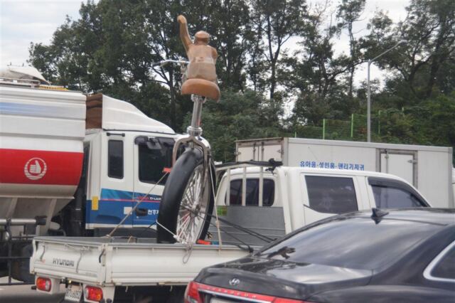 unicycle-sculpture