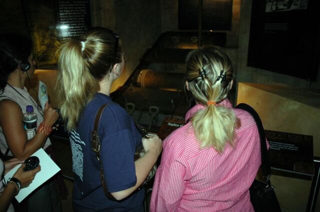 Tower of London - Mel and Mom learn how to torture boys