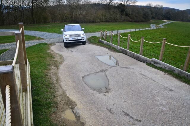 Range Rover moguls (1)