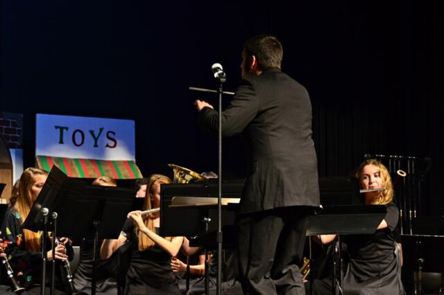 conducting-the-fhs-concert-band-7-